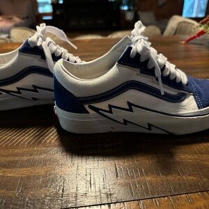 Vans 8 women’s